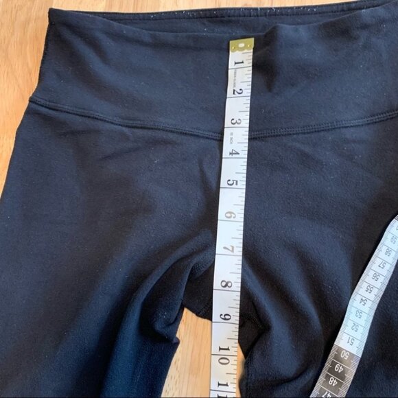 Lululemon Black Capri Tights size 6 - Picture 7 of 9